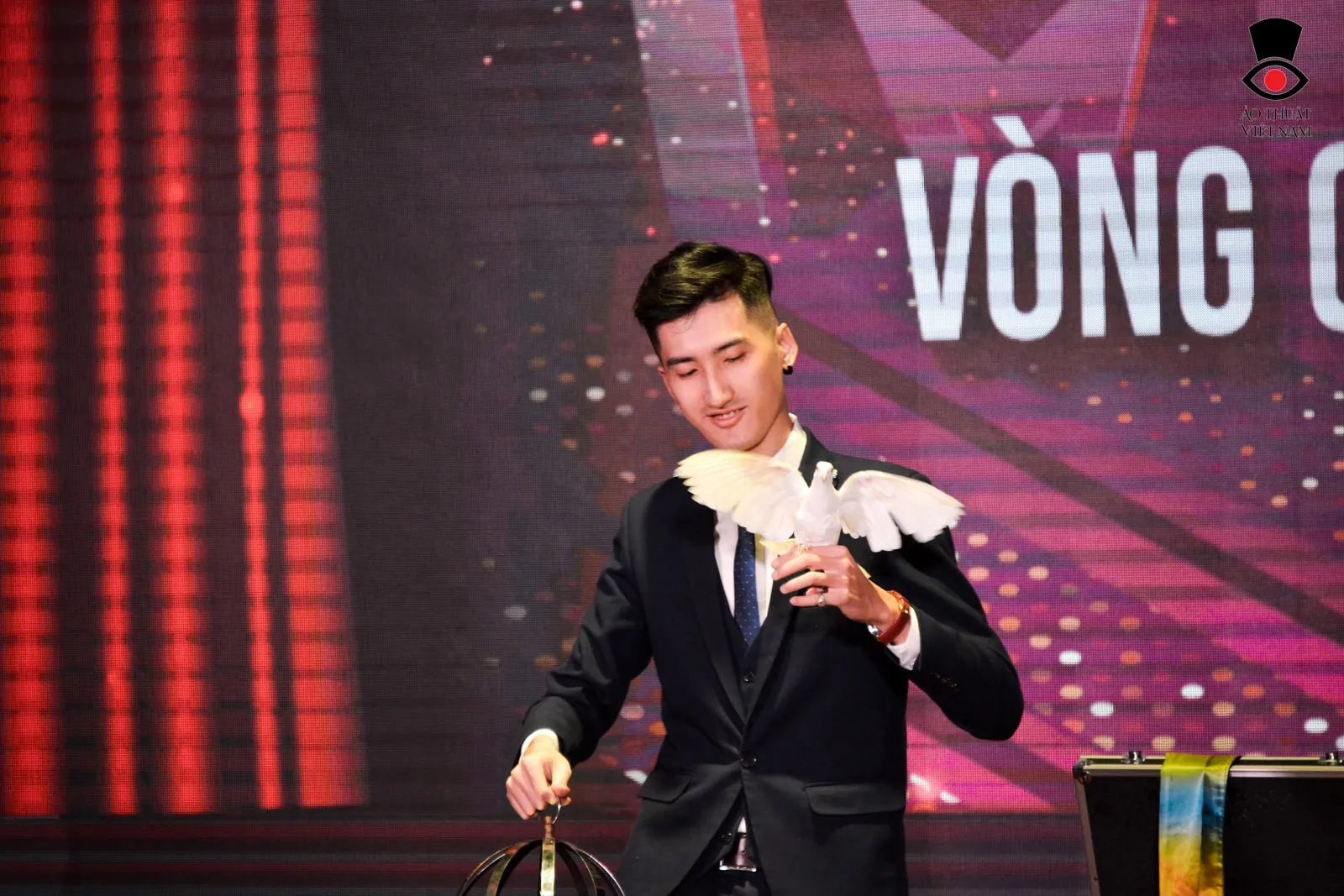 Viet Magician